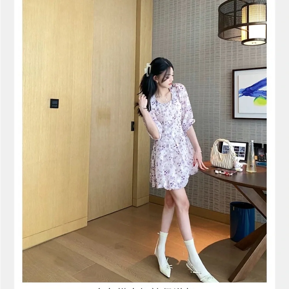 Cat heel shoes